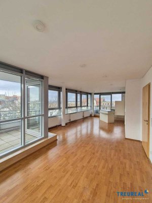 Lichtdurchflutete Eckwohnung mit Terrasse & Panorama-Fensterfront