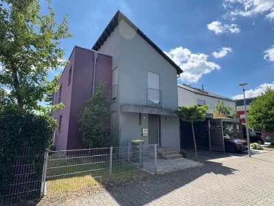 ***hochwertiges Architektenhaus  mit Carport in bevorzugter Wohngegend*****