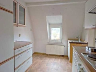 Preiswerte, modernisierte 3-Raum-DG-Wohnung in Weida