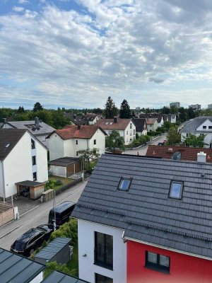 Wohnen im grünen Stadtteil Münchens mit Balkon und Terrasse