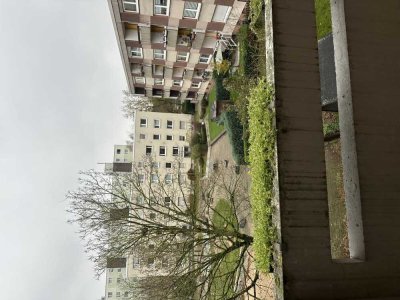 Nur noch Streichen/Tapezieren: sanierte 3-Zimmer Wohnung - provisionsfrei