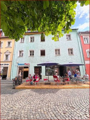 Wohn- und Geschäftshaus mit 11 Stellplatznachweisen in einer der besten Innenstadtlagen Regensburgs