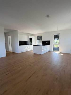 Hochmoderne 5 Zimmer  Wohnung mit EBK und Loggia