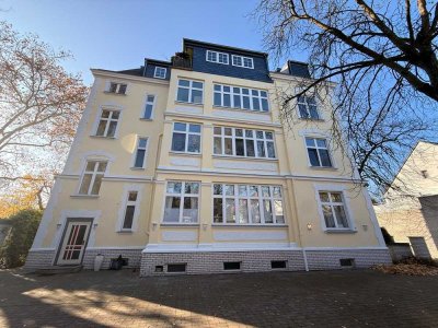 Exklusives Penthouse in historischem Altbau mit Aufzug
