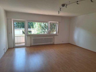 Exklusive, vollständig renovierte 3-Zimmer-Wohnung mit Balkon in Stuttgart