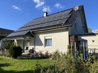 Große Zimmer, Vollkeller, PV-Anlage, Garage, gute Lage - tolles Einfamilienhaus mit vielen Details!