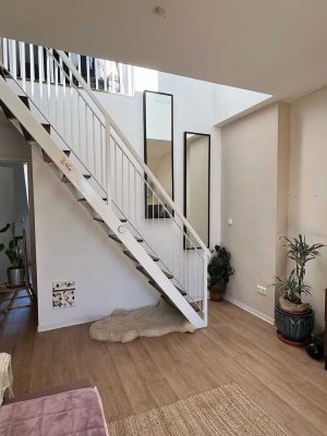 Schöne und helle 2 ZKB Wohnung mit Balkon ab 01.07.25