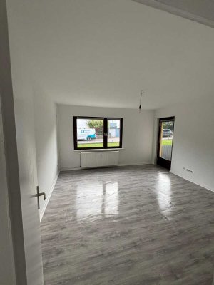 Sehr schöne 4 ZKB im EG mit Balkon sucht neuen Mieter