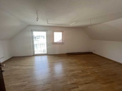 Renovierte 2-Zimmer Wohnung /  67 m² / Stellplatz