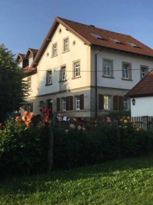 2-Zimmer Dachgeschosswohnung in liebevoll restauriertem Landhaus