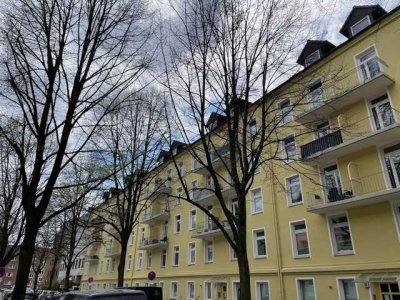 Sofort verfügbare 2-Zimmer-Wohnung mit Balkon in der Endetage.