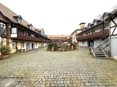Provisionsfrei- Stilvolle Maisonettewohnung im historischen Fronhof
