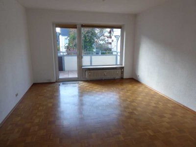 Gepflegte und ruhige 3-Zimmer-Wohnung mit Westbalkon und KfZ-Stellplatz