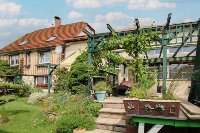 Wohnen und Arbeiten an einem Ort! EFH mit Werkhalle, Garten, und Garage