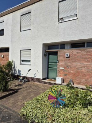 5,5-Zimmer, Küche, Bad Reihenmittelhaus in Mannheim-Vogelstang