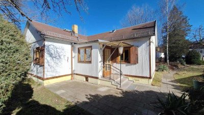 !!! Idyllisches Wassergrundstück an der Mulde mit Winkelbungalow in Glauchau !!!