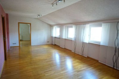 Geräumige 4 Zimmer-Mietwohnung mit Terrassenanteil und Garage im Zentrum von Wannweil