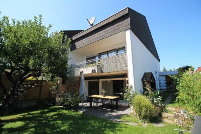 *** Split-Level-Reiheneckhaus mit Garten und Garage ***