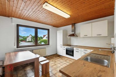 Großzügige, lichtdurchflutete Wohnung mit schöner Terrasse und Gartennutzung