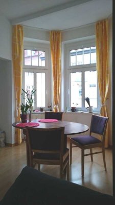 Helle 3-Zi. Altbauwohnung mit Süd-Balkon, ALNO-Küche und Badmöbel