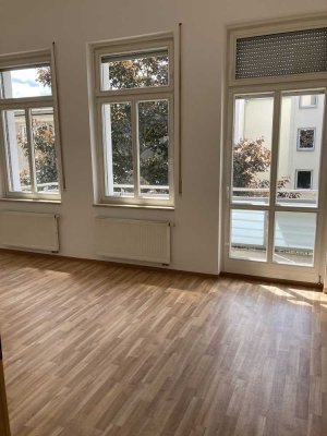 Wohnglück am Markt – Ihr neues Zuhause mit Balkon und Aufzug.