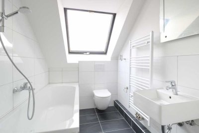 Sonnendurchflutete Wohnung mit Balkon und stilvollem Ambiente in begehrter Lage.