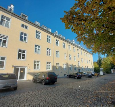NEU- 4-Zimmer Altbauwohnung 148 m² mit Außenstellplatz zu verkaufen