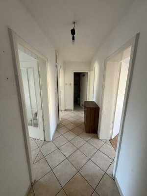 3-Zimmer-Wohnung im 3. OG links mit Balkon