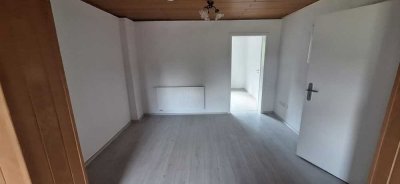 Kernsanierte 2,5-Zimmer-Wohnung – WG-geeignet in zentraler Lage