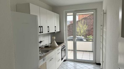 2 Zimmerwohnung mit Einbauküche und Balkon