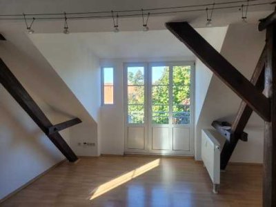 Charmante 2-Zimmer Penthouse-Wohnung mit Balkon in Dresden Leipziger Vorstadt