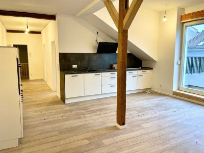 große Dachterrasse: Wohnen mit Charme in sanierter Scheune mit hochwertiger Einbauküche