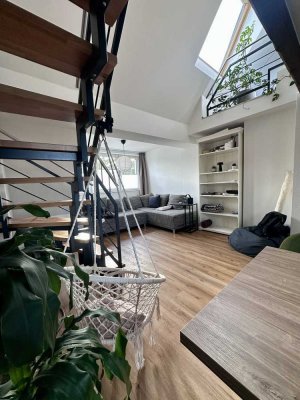 Geschmackvolle 2,5-Raum-Maisonette-Wohnung mit geh. Innenausstattung mit Balkon und EBK in Düssldorf