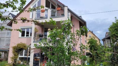 Schöne helle 4,5-Zimmer-Wohnung mit Balkon zum Garten