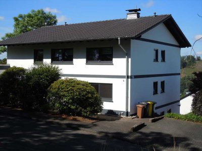 Attraktive 3-Zimmer-Erdgeschosswohnung mit Balkon und Einbauküche in Kreuztal-Buschhütten