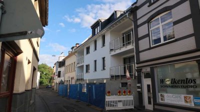 Erstbezug, großzügige Neubau-Dachstudiowohnung mit großer Dachterrasse