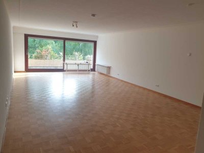 Vermietung einer großzügigen 3-Zimmer-Wohg. ca. 110 qm, mit großem Sonnenbalkon