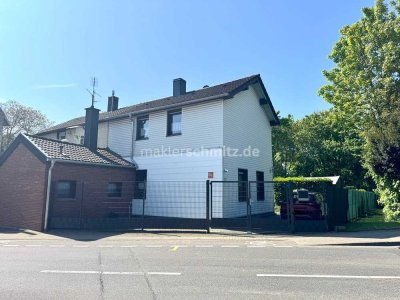 JÜCHEN-HACKHAUSEN 
LIEBEVOLL RENOVIERTES EINFAMILIENHAUS MIT GROSSEM GARTEN