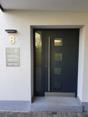 Helle Wohnung mit Blick in den Wiesengrund und eigenem Garten