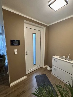 Moderne 2 Zimmer-Wohnung in EFH
