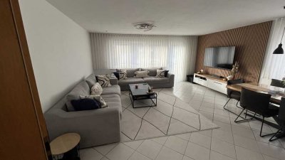 Stilvolle 3,5-Zimmer-Wohnung mit gehobener Innenausstattung mit Balkon und Einbauküche in Remseck