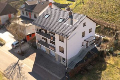 ERSTBEZUG NACH SANIERUNG! Schöne, sanierte Eigentumswohnung mit Balkon, Terrasse und Grünfläche