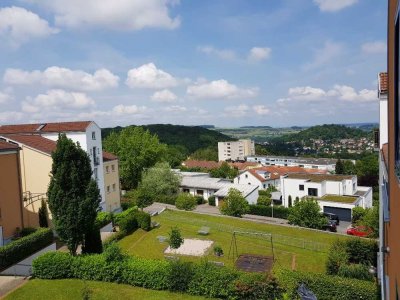 Moderne, teilmöblierte, naturnahe und hochwertige 78qm große 3-Zimmer Wohnung mit Einbauküche