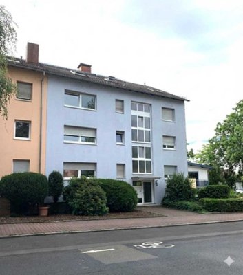 Geräumige 2 Zimmer DG-Wohnung mit EBK und Waschmaschine in Frankfurt Bonames *renoviert*