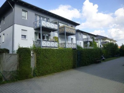 Geschmackvolle und sonnige 3-Zimmer-Wohnung mit Balkon und Einbauküche in Germering
