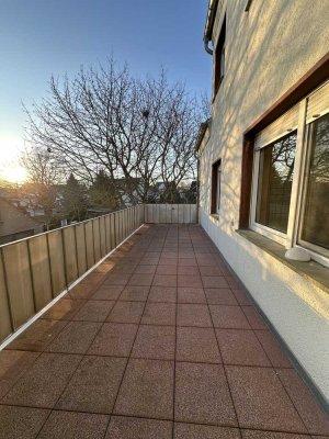 Helle 4-Zimmer Wohnung mit Südbalkon