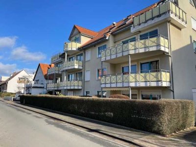 Gehobene 3 Zi.-Wohnung mit Aufzug und Einbauküche in zentraler Lage