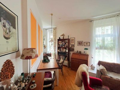 Attraktive 2-Zimmer-Wohnung mit Balkon in einem sanierten, denkmalgeschützten Mehrfamilienhaus