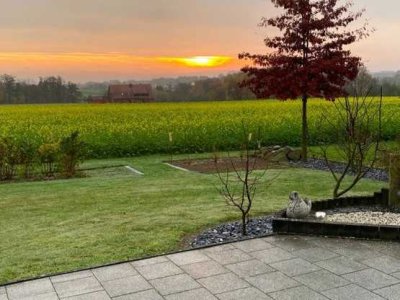 Familienidylle mit Weitblick – Großzügiges Haus mit Studio, Sauna und Garten