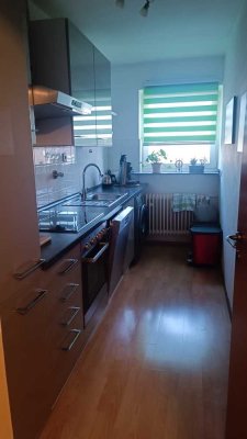 65 qm, 3 Zi. mit großem Balkon, Einbauküche